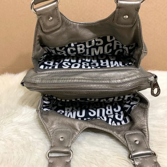 MARC JACOBS "TERI" Pewter Silver Leather Vintage N/S Totally Turnlock N/S Tote - Picture 5 of 16